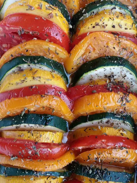 Gegrilde tomaten en courgetten op de BBQ