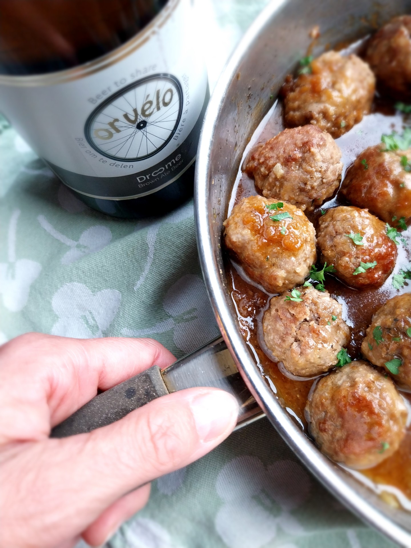 Ballekes met biersaus