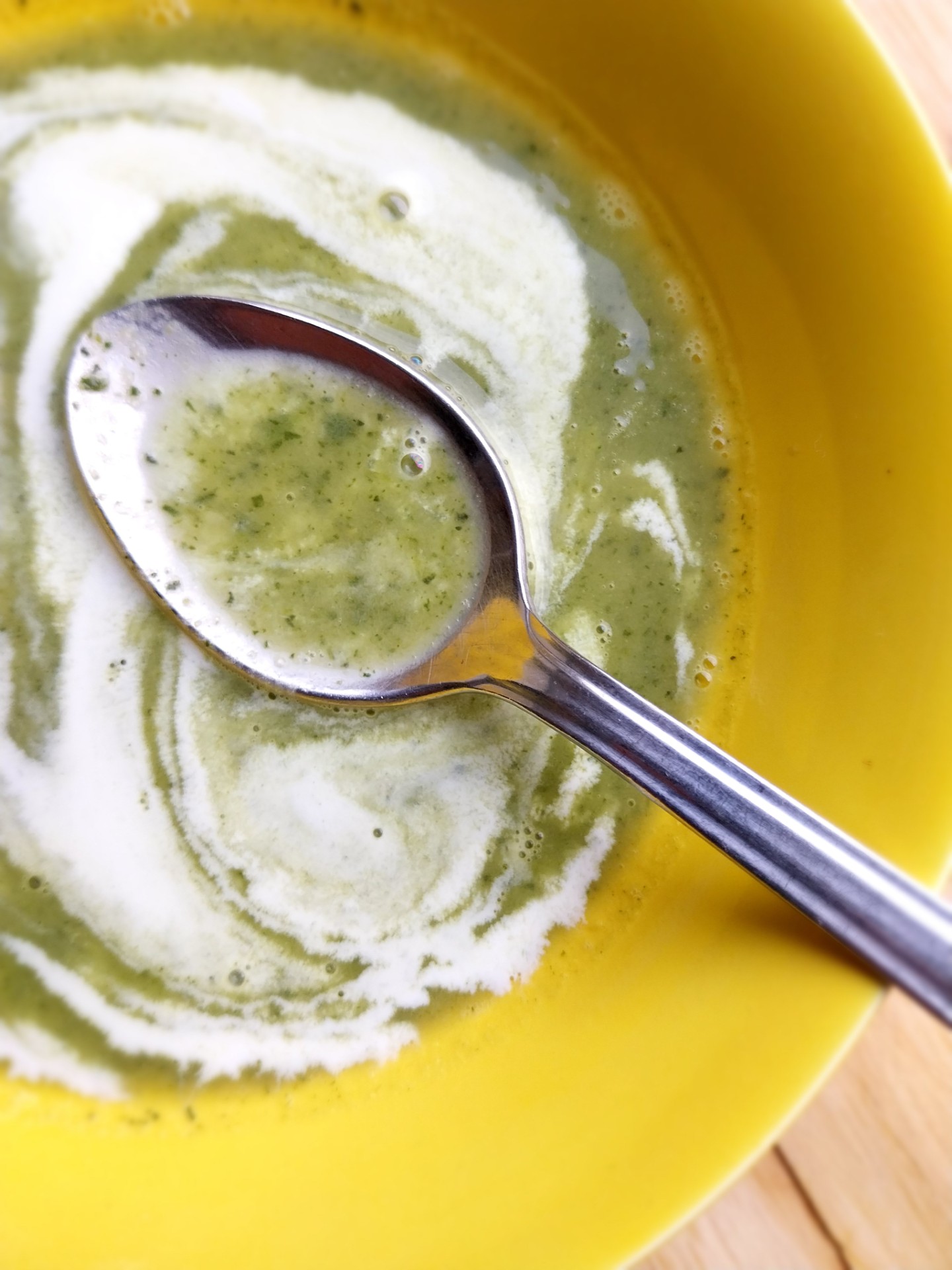 Snijbietsoep met courgette
