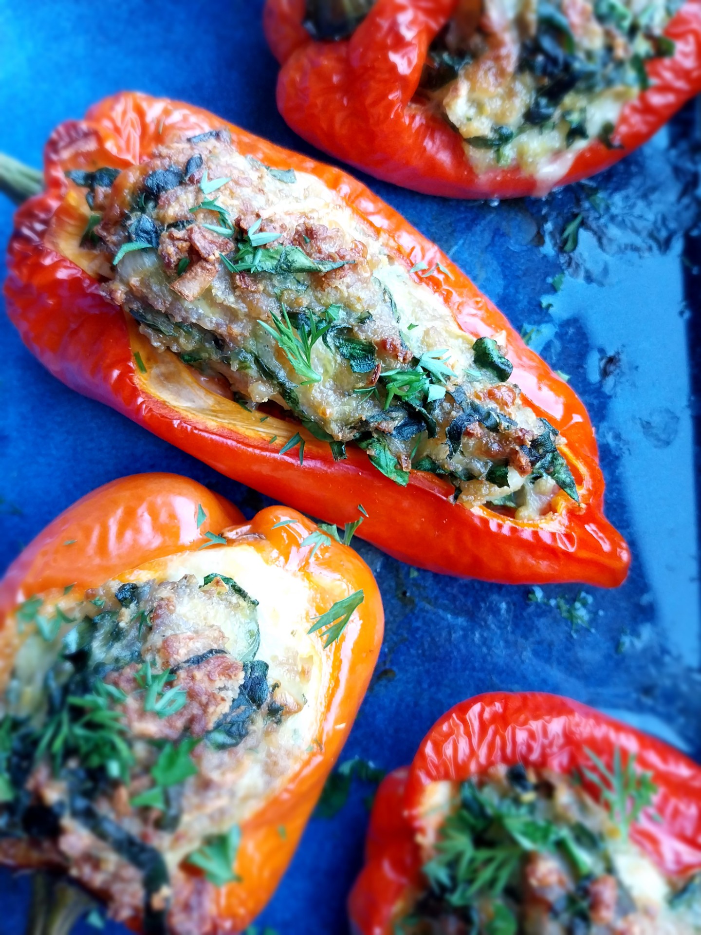 Gevulde paprika met gehakt, spinazie en kaas