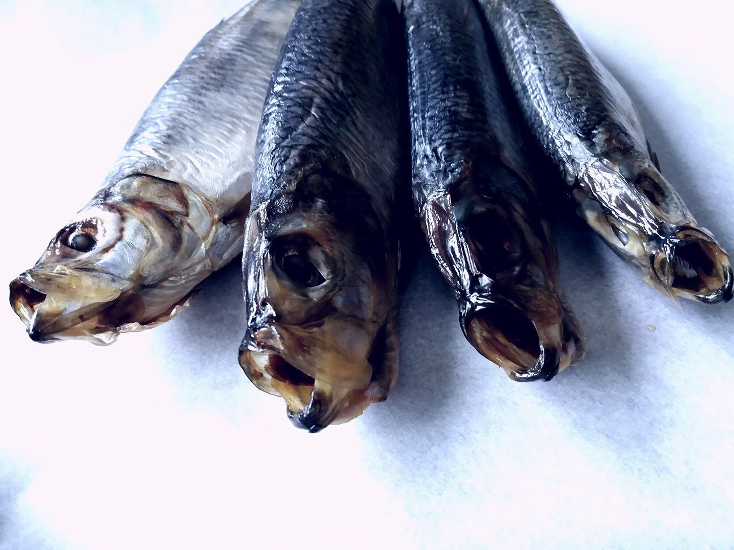 Bakharing met ajuinsaus