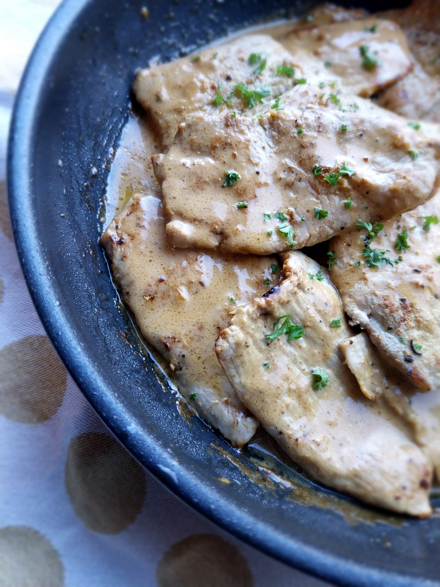 Varkensvlees in pittige mosterdsaus