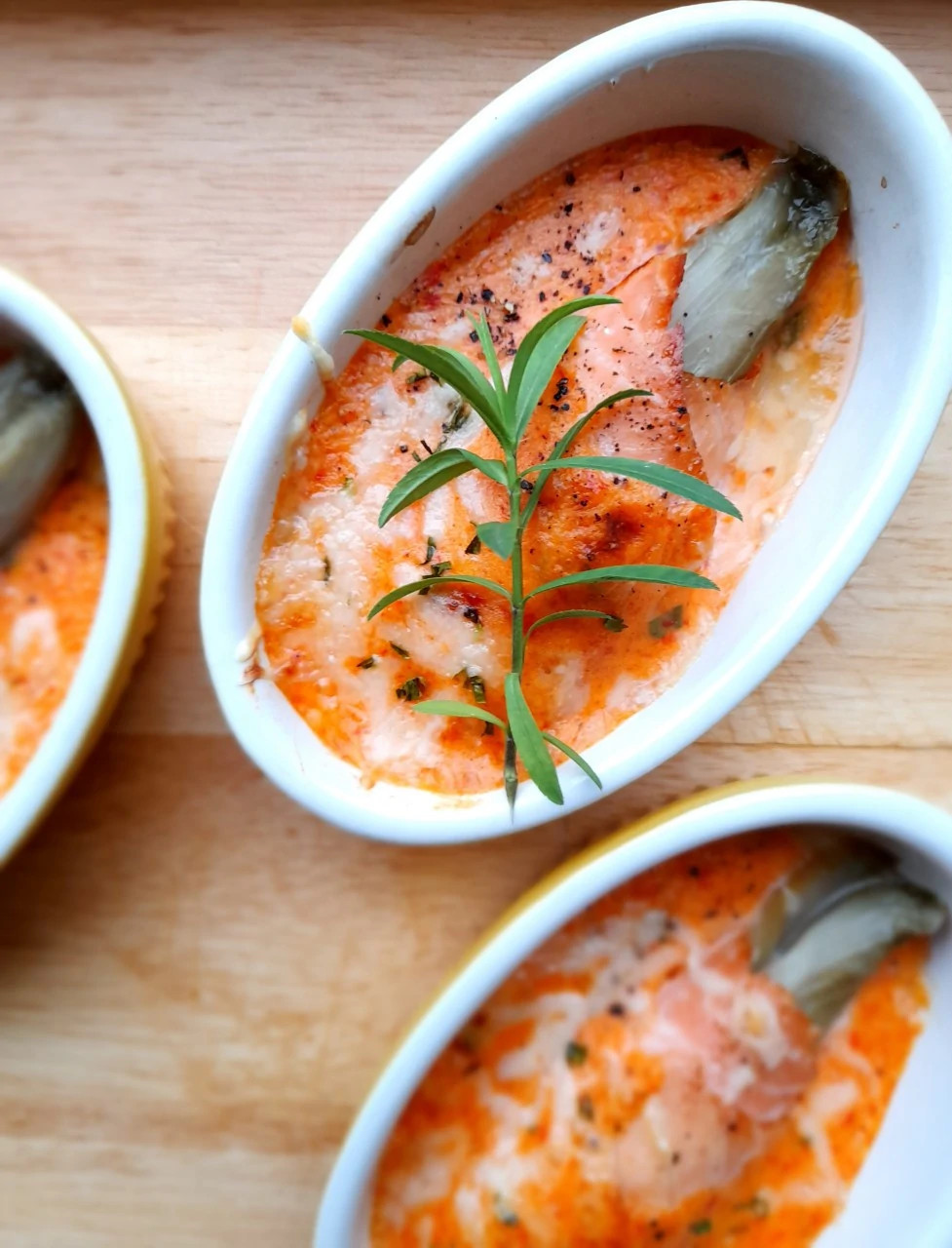 Witloof met zalm, paprika en dragon