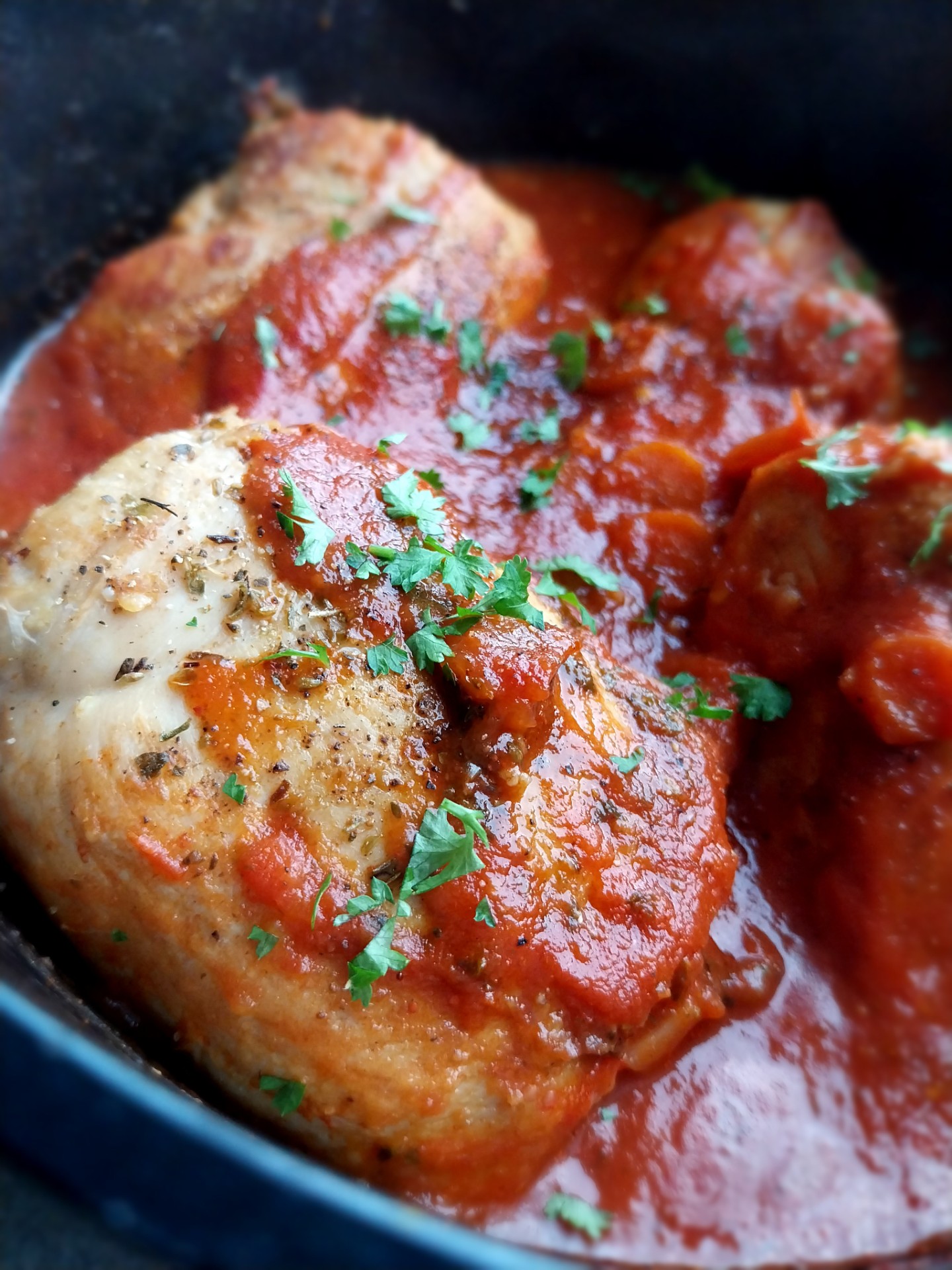 Kippenvinken in tomatensaus