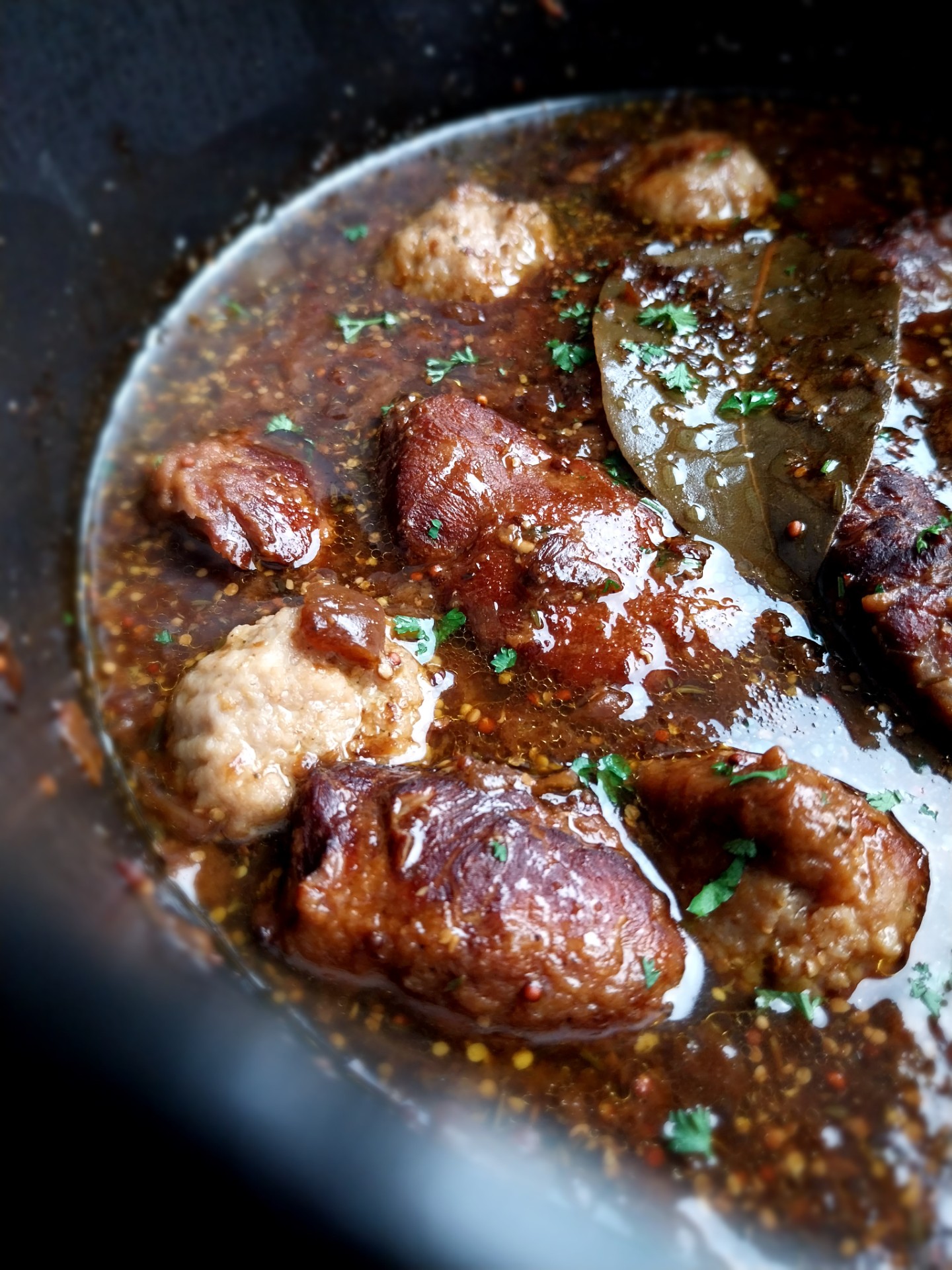 Varkenswangen met gehaktballetjes