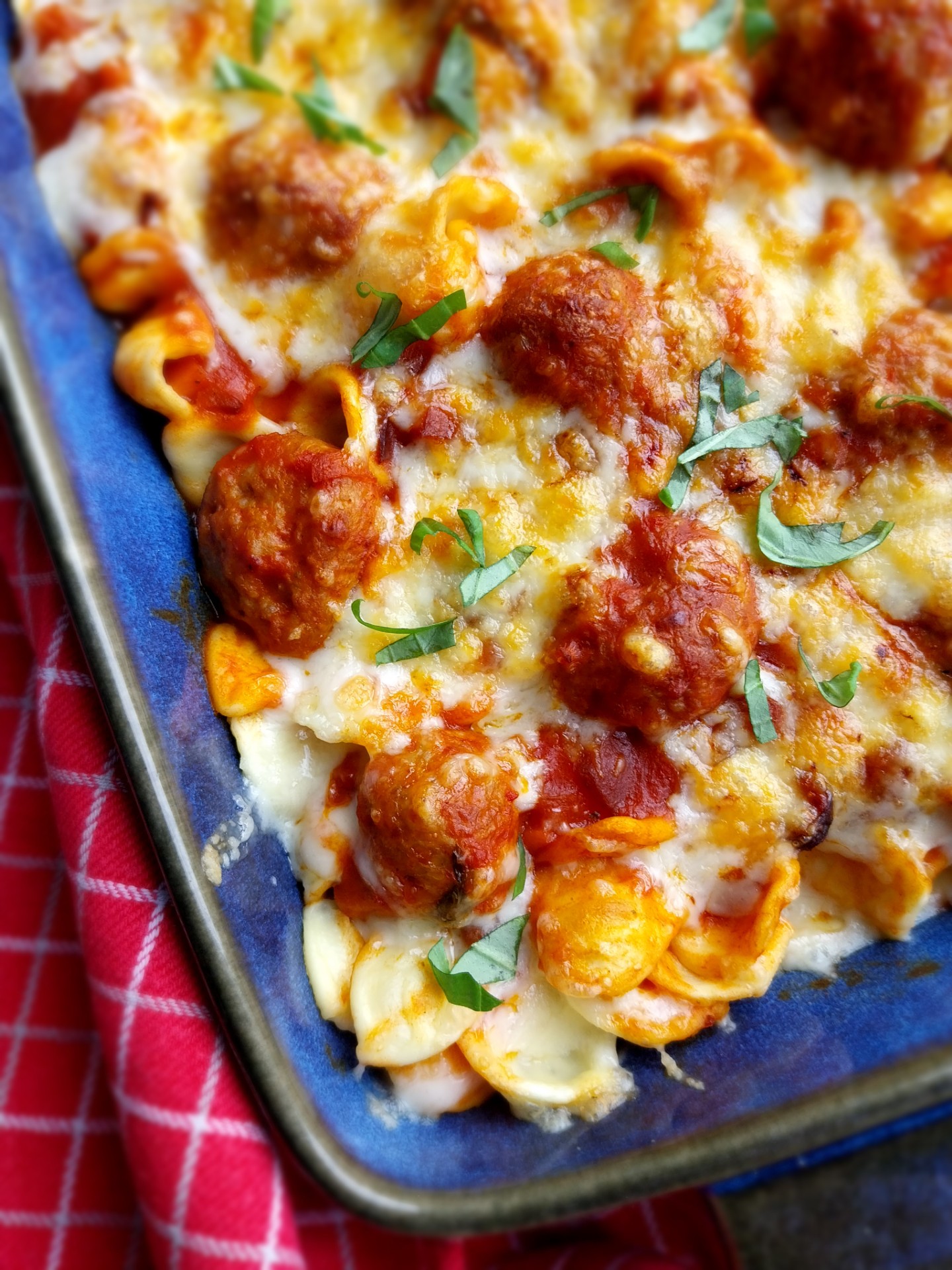 Pastaschotel met balletjes en mozarella