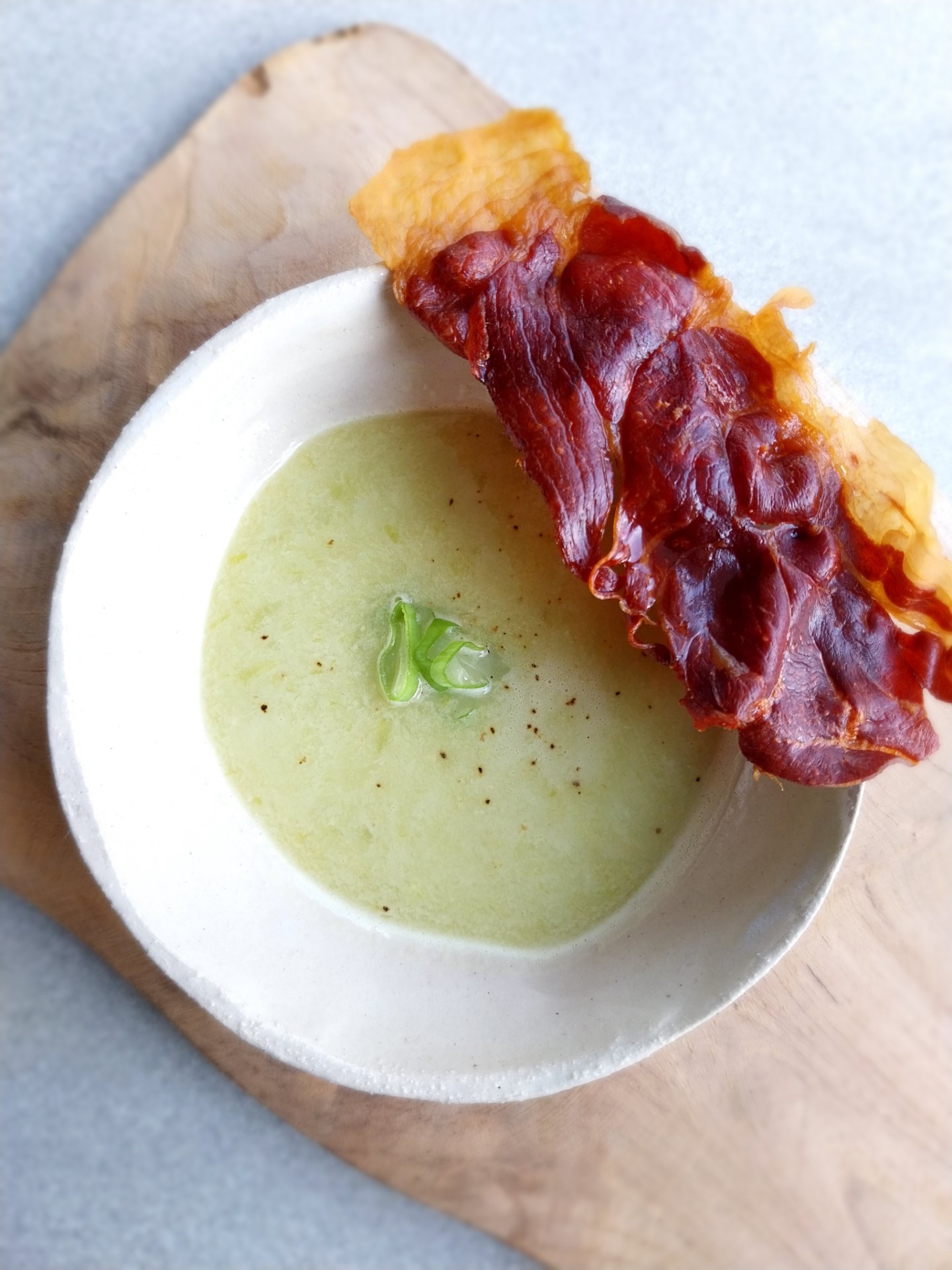 Groene aspergesoep met Gandaham