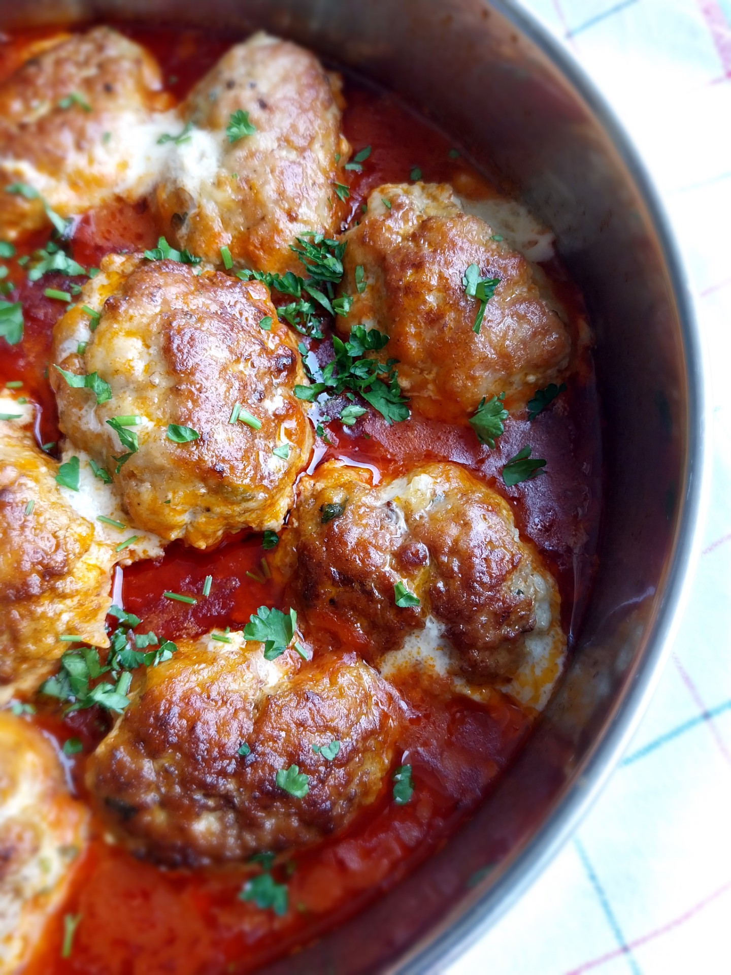 Frikandellen in tomatensaus